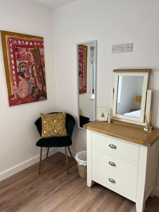 No5 At 53 - 2 Bed Apartment In Leek, Staffs Peak District Eksteriør billede