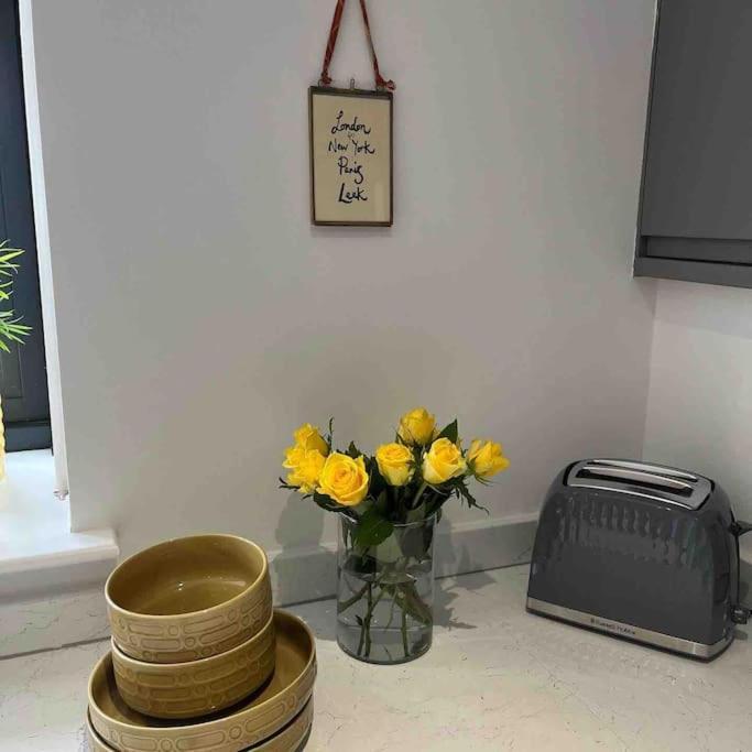 No5 At 53 - 2 Bed Apartment In Leek, Staffs Peak District Eksteriør billede