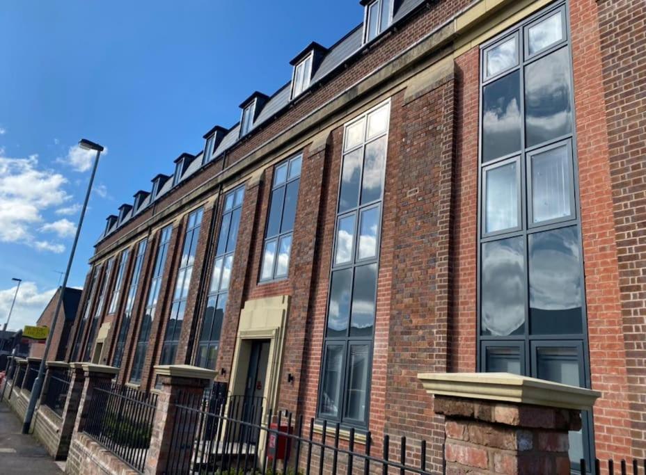 No5 At 53 - 2 Bed Apartment In Leek, Staffs Peak District Eksteriør billede