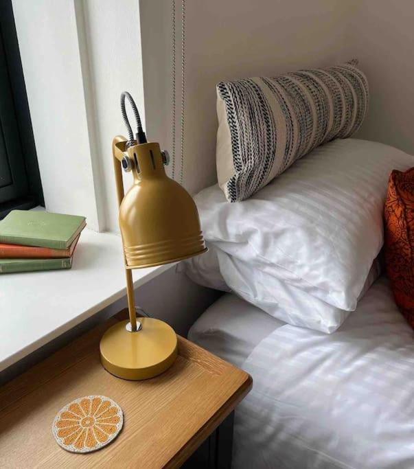 No5 At 53 - 2 Bed Apartment In Leek, Staffs Peak District Eksteriør billede